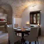 Villa Victoria's House In Castle