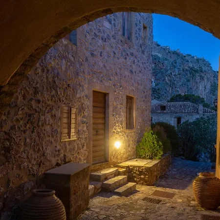 Victoria's House In Castle Villa *
