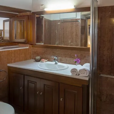 Willa Victoria's House In Castle