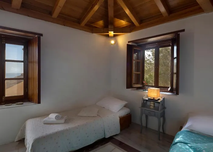 Victoria's House In Castle Монемвазия