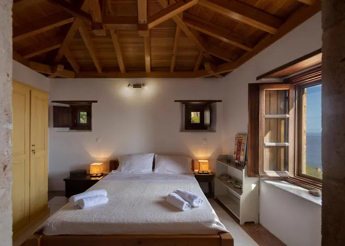 Victoria's House In Castle Монемвазия